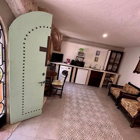 Oliva Courtyard Guesthouse Zewnętrze zdjęcie