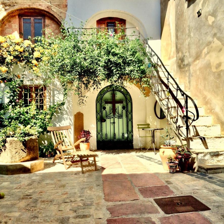 Oliva Courtyard Guesthouse Zewnętrze zdjęcie