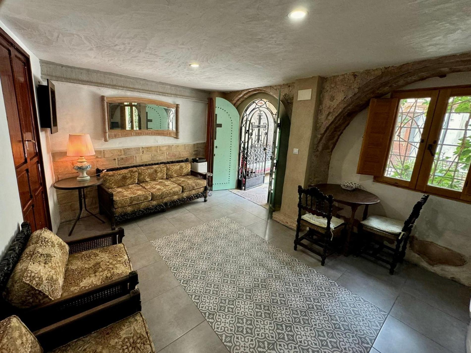 Oliva Courtyard Guesthouse Zewnętrze zdjęcie